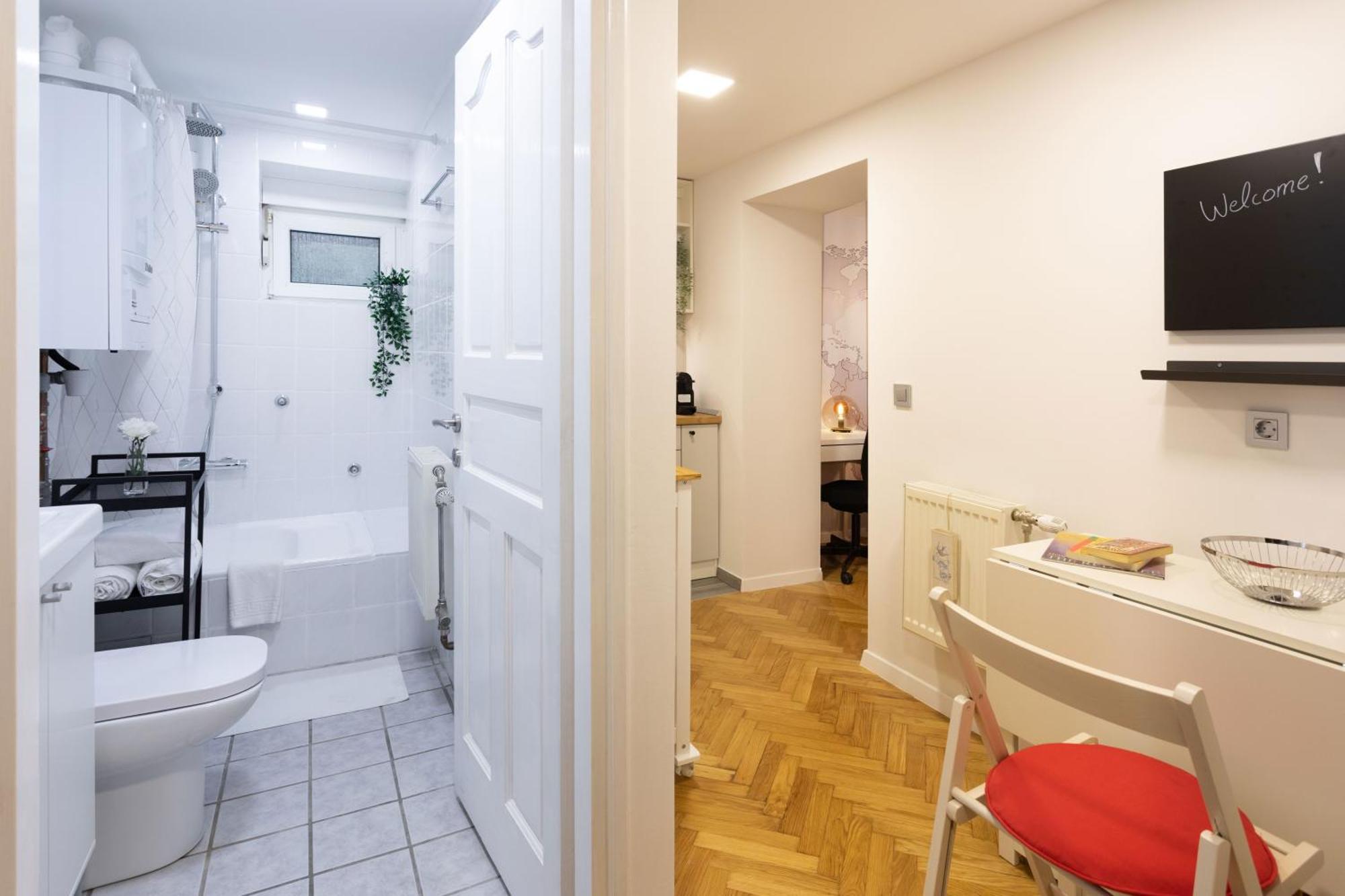 Modern Studio Near British Square Zagreb Buitenkant foto